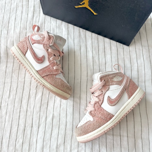 Air Jordan 1 Mid SE legend pink suede toddler sz 7 - Picture 1 of 8
